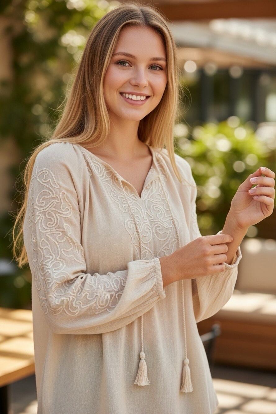 Sundance Women's Cream Tunic Top Size M Embroidered Tassel Peasant Bohemian